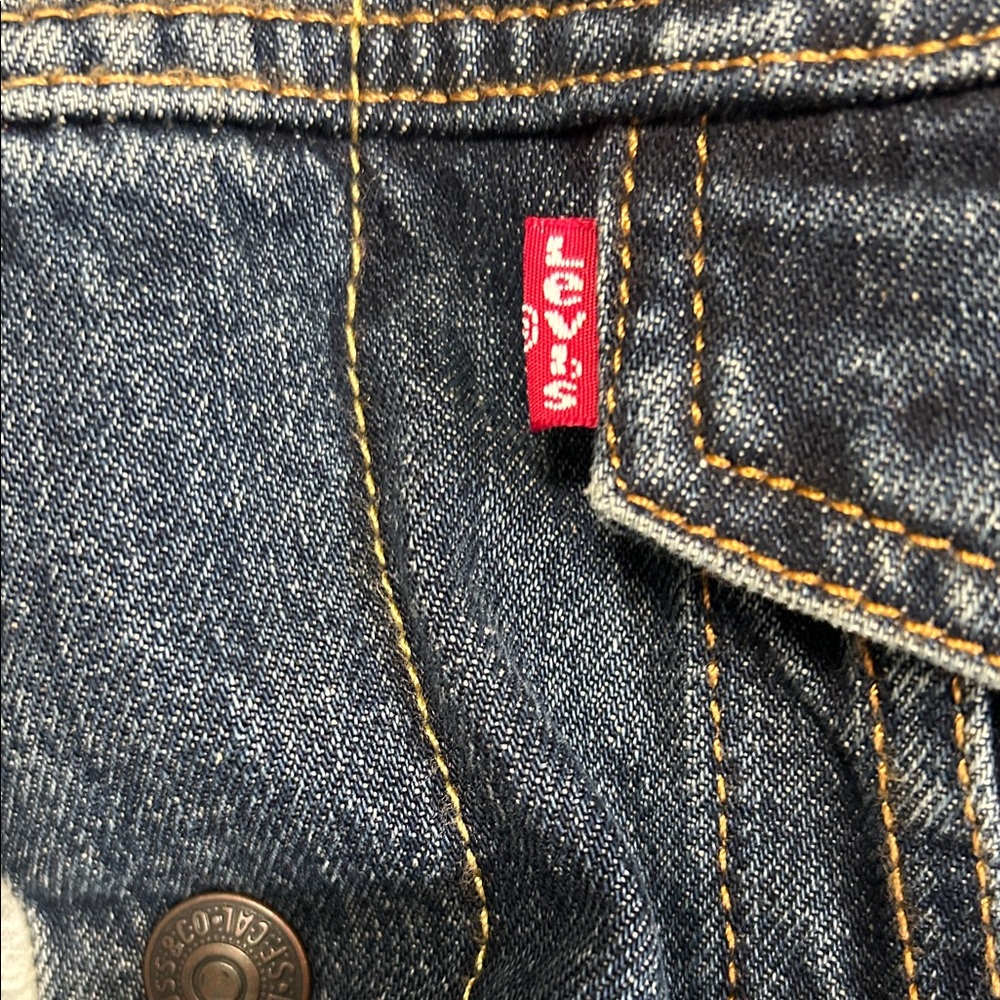 Mens size small Levi's Sherpa Lined Denim Jacket - Picture 3 of 9